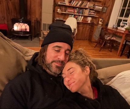 Aaron Rodgers thanks ex-Shailene Woodley.